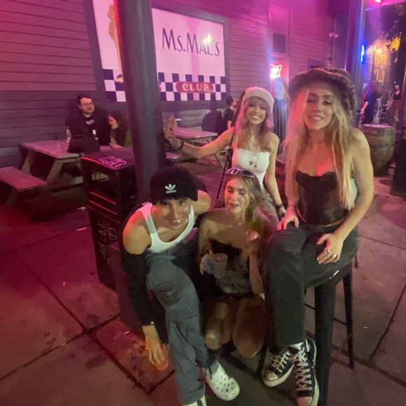 posher, zoë - Picture 5 of 14